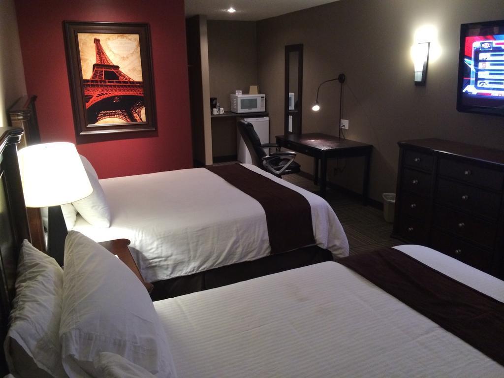 121 Steakhouse & Motel Assiniboia Room photo